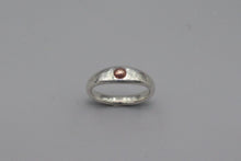 Load image into Gallery viewer, #1673, Copper Pebble, Size 5
