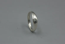 Load image into Gallery viewer, #1536, Sapphire Pebble, Size 8 1/2
