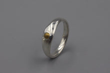 Load image into Gallery viewer, #1587, Gold Pebble, Size 6 1/2
