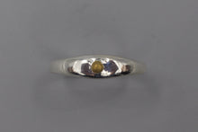Load image into Gallery viewer, #1589, Gold Pebble, Size 9
